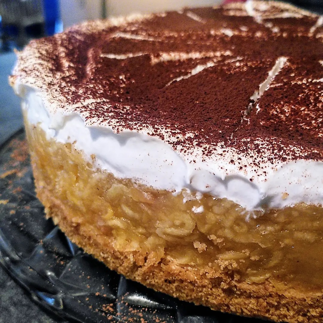 Tiramisu cake